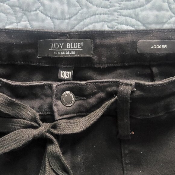 Judy Blue Black Joggers High Waist 13/31 - Picture 3 of 6
